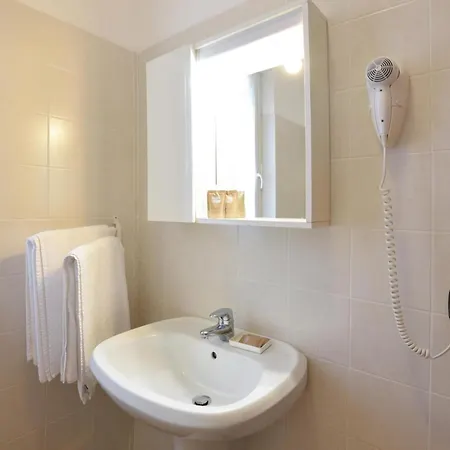 アパート 1 Bedroom Lovely In